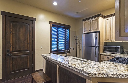 The Timbers Ski Chalet | OLD WORLD EUROPEAN LUXURY CHALET-SKI IN-OUT-8 Bedrooms -8,000 SF Winter on Sale!