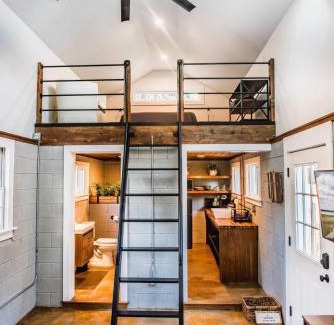 North Charleston House | Olde Village Loft - Unique Park Circle Experience