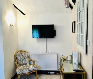 Tinsley Green House | Oldlands Farmhouse Gatwick