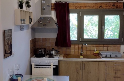 Kato Galatas Cottage | olea cottage, a peaceful retreat in an olive grove in Galatas.