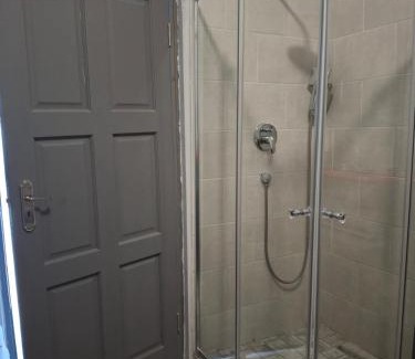 Berea House | OlimG Stays Budget Room 2