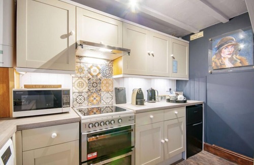 Blakeney House | Olive Barn one bed Beautiful vintage Village barn.In the Forest of Dean