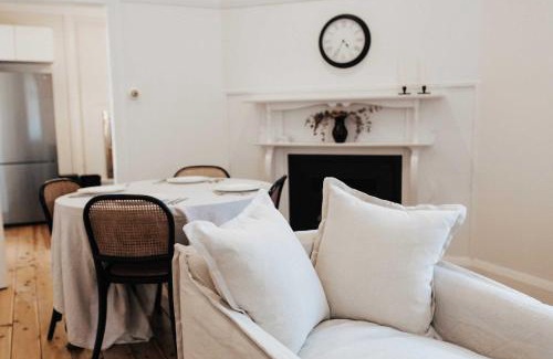 Dubbo House | Olive Cottage - CBD Location, Pet friendly