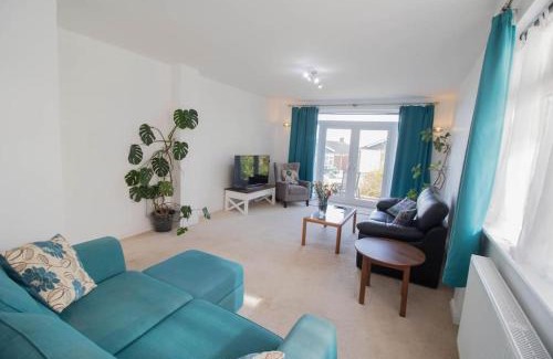 Newhaven House | Olive Garden By Air Premier