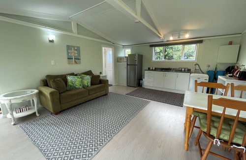 Pataua House | Olive Grove Cottage - Whangarei Holiday Home