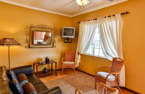 Beaufort West House | Olive Grove Guest Farm