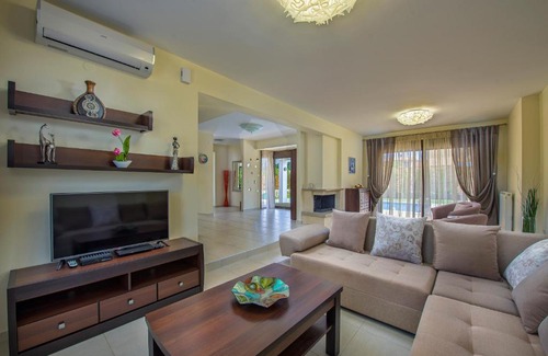 Kassandra Villa | Olive House