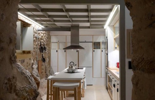 Lefktron Villa | Olive Press 1816 | Pool & Terrace | Walk to Beach