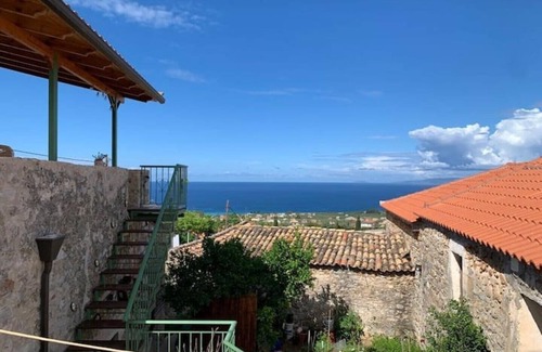 Lefktron Villa | Olive Press 1816 | Pool & Terrace | Walk to Beach