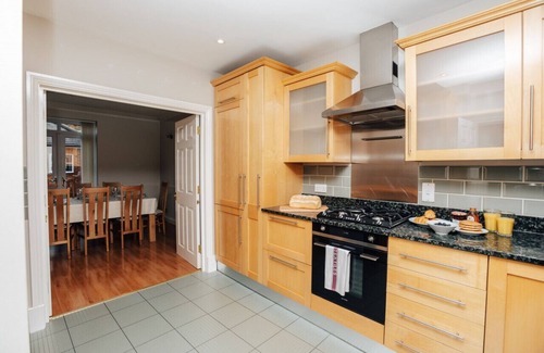 Henley-on-Thames House | Olive Tale - From 225 Per Night