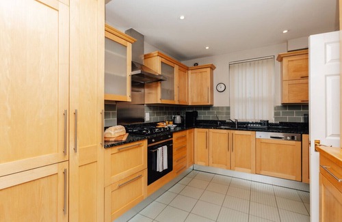 Henley-on-Thames House | Olive Tale - From 225 Per Night