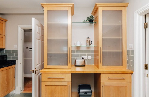 Henley-on-Thames House | Olive Tale - From 225 Per Night