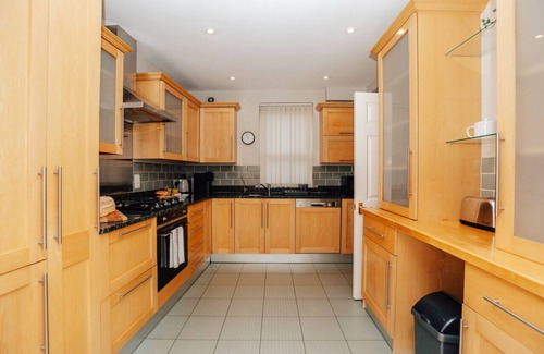 Henley-on-Thames House | Olive Tale - From 225 Per Night