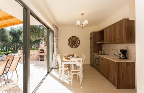 Filaki Apartment | Olive Tree Farm