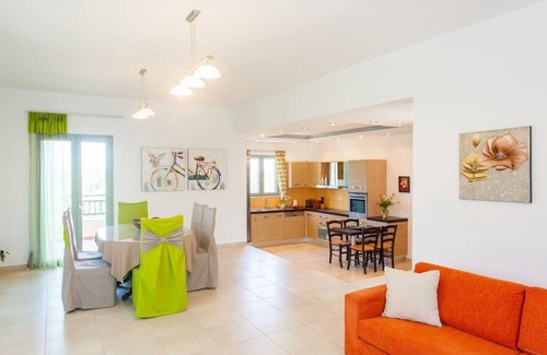 Filaki Apartment | Olive Tree Farm