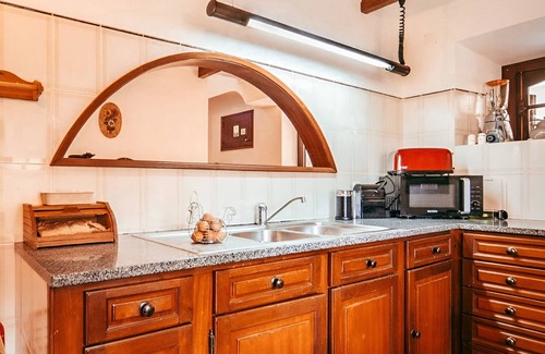 Eugaria Ski Chalet | Oliveira's Houses By Gthouse