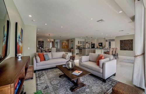 Isles of Capri House | Oliver's Oasis Naples - Luxury Accommodation with Two KING BED Master Suites!