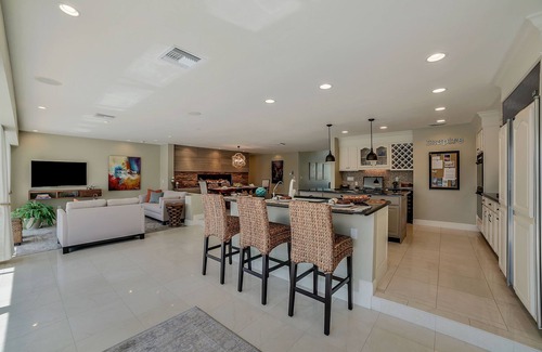 Isles of Capri House | Oliver's Oasis Naples - Luxury Accommodation with Two KING BED Master Suites!