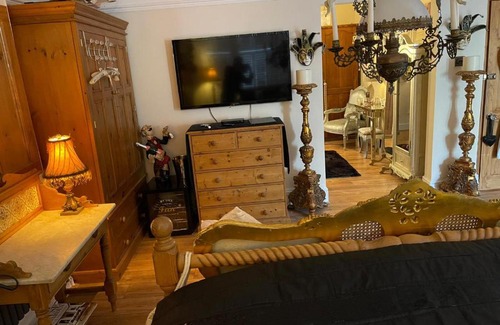 Porthcawl Bed & Breakfast | Olivia House