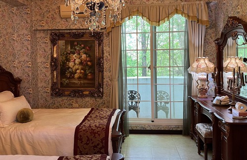 Puli Bed & Breakfast | olliere castle