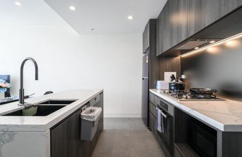 Lidcombe Apartment | Olympic Park Stylish 1BR Apt with Gym Pool good view