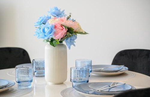 Lidcombe Apartment | Olympic Park Stylish Apt with Gym Pool great view