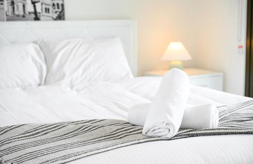 Lidcombe Apartment | Olympic Park Stylish Apt with Gym Pool great view