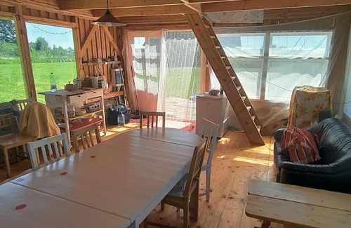 Viljandi County Apartment | Oma tiigi ja saunaga suvemajake Soomaa serval