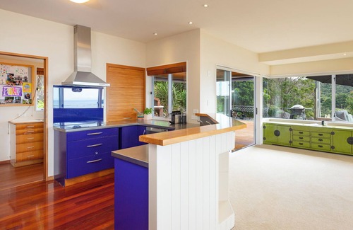 Whangateau House | Omaha Views Hideaway - Fantastic Location in Whangateau