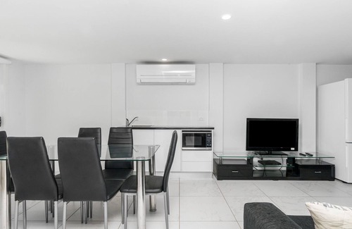 Iluka House | Omaroo - Absolute waterfront location