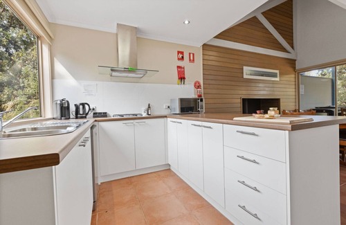 Forge Creek House | Omeo - Waterfront Retreat: Secluded lodges perfect for nature lovers