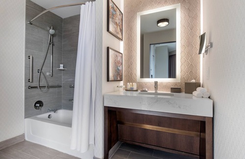 Charlotte Center City Hotel | Omni Charlotte Hotel