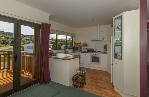 Mount Ruapehu Ski Area Cottage | Omori Lake Escape - Holiday Home