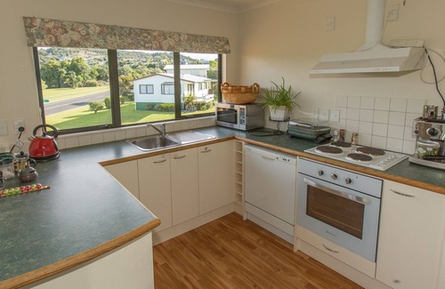 Mount Ruapehu Ski Area Cottage | Omori Lake Escape - Holiday Home