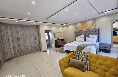 Rustenburg House | Omosa Guest House