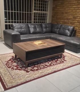 Greater Johannesburg Metropolitan Area House | Omphile Retreat