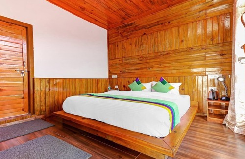 Kaul Hotel | OmVilla With Mountain View