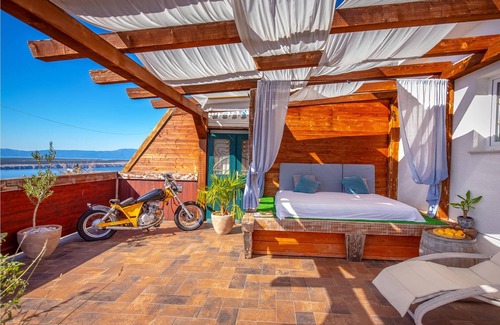Klanfari House | On a hill with a magnificent panoramic view of the sea and the islands is located this beautiful vac