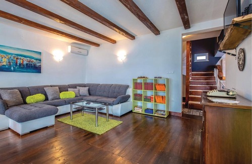 Klanfari House | On a hill with a magnificent panoramic view of the sea and the islands is located this beautiful vac