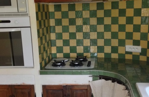 Saint-Michel-l'Observatoire House | On a Luberon hillside, a bright, spacious village house with great views.