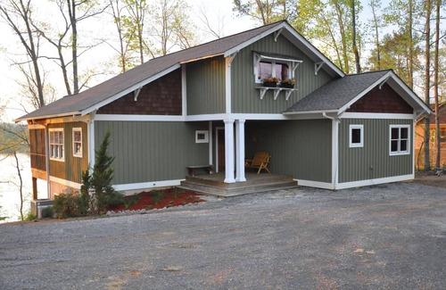 Cullman House | On A Whim Rustic Lodge Near Smith Lake Park