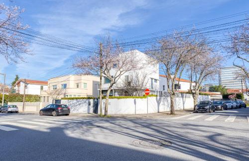 Lordelo do Ouro e Massarelos House | ON Apartments - Luxury House - Pool & Parking & Pet Friendly