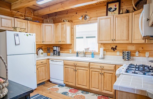 Mountain View House | On Beautiful White River, Minutes from Sylamore Creek and Blanchard Springs