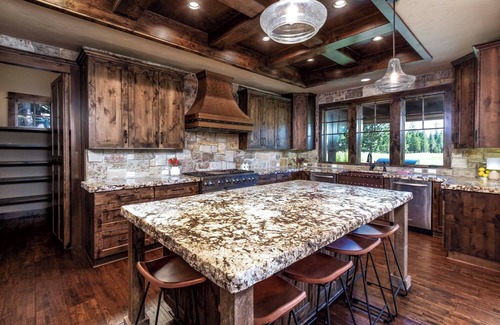 Sunriver House | ON CALDERA SPRINGS GOLF COURSE-Spacious 6-bedroom house in enchanting SunRiver!