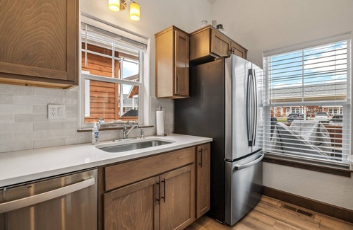 Dover Bay House | On Golden Pend Oreille - 3 Bedroom 2 Bath Parkside Bungalow