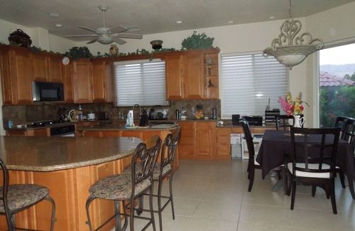 Desert Hot Springs House | On Golf Course 2-bedroom house with WiFi, AC in Desert Hot Springs