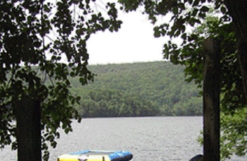 Maryland House | On Goodyear Lake - docks and lake toys-canoes, paddleboat, water trampoline