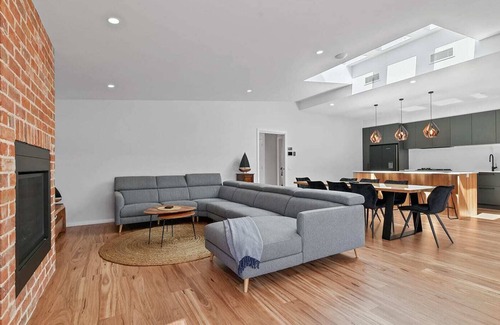 Bathurst House | On Havannah - Luxe CBD Entertainer, Sleeps 8