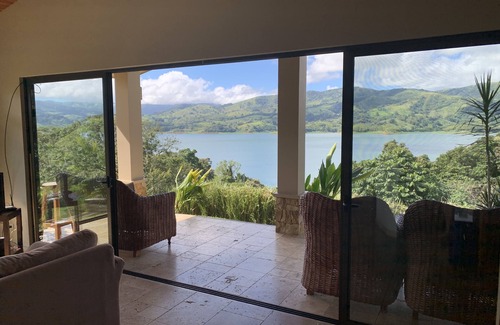 Arenal House | On Lake Arenal - Near La Fortuna - New Pool and Deck August 2024 - Bird Watching
