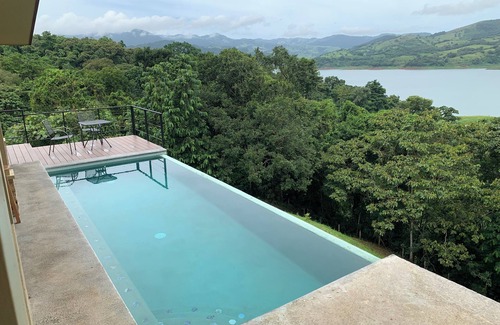 Arenal House | On Lake Arenal - Near La Fortuna - New Pool and Deck August 2024 - Bird Watching